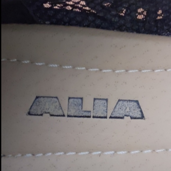 ALIA, Size 6, Black, open toe wedge heel - Picture 3 of 10